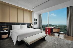 HUALUXE Shenzhen Bao'an by IHG