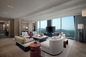 HUALUXE Shenzhen Bao'an by IHG