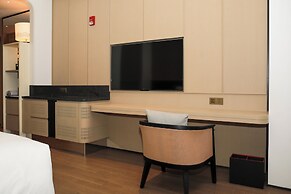 HUALUXE Shenzhen Bao'an by IHG