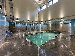 Solara Corner Suite-Pool & Hot Tub & Spa