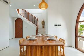 Amreta Villa by Betterplace