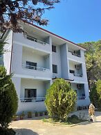 Canary Hotel