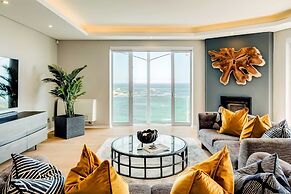 Private Pool Tranquility at Ocean Penthouse Retreat