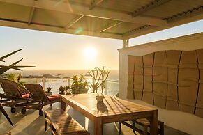 Private Pool Tranquility at Ocean Penthouse Retreat