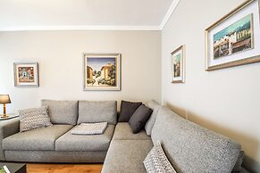 Alimos Luxury 3 Bd Apt w Stunning Views