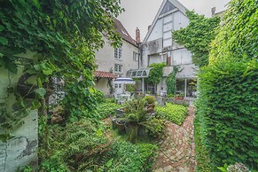 Number 11 Exclusive Guesthouse