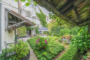 Number 11 Exclusive Guesthouse
