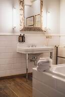 Number 11 Exclusive Guesthouse