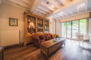 Number 11 Exclusive Guesthouse