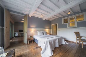 Number 11 Exclusive Guesthouse