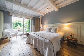 Number 11 Exclusive Guesthouse
