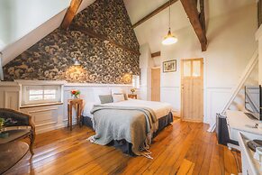 Number 11 Exclusive Guesthouse