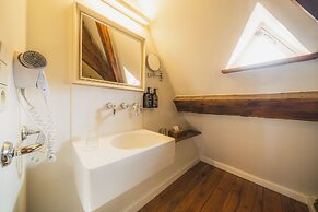 Number 11 Exclusive Guesthouse