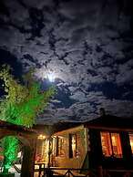 Madağ Bungalov