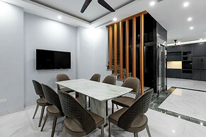 Ami House