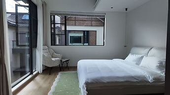 Longquan Royal Villa