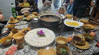 Longquan Royal Villa
