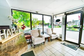 6032 Persepolis Inn
