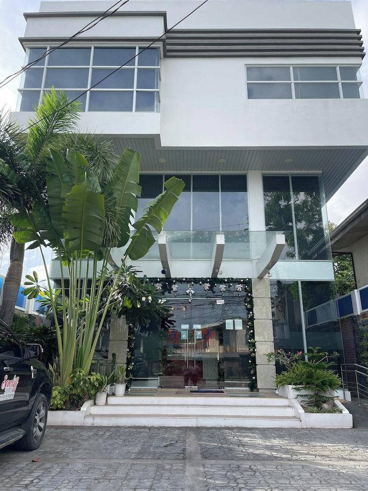 Seacliff Suites Hotel & Resort