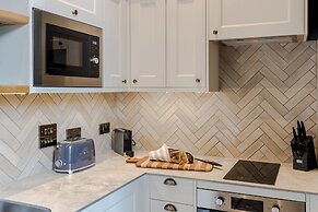Tyndall's Park - Your Apartment