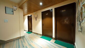 Hotel Triratna