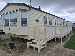 3-bed Caravan, Sleeps 8, Pool & Beach