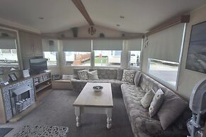 3-bed Caravan, Sleeps 8, Pool & Beach