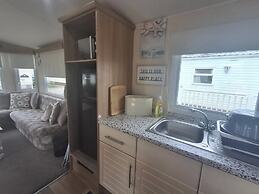 3-bed Caravan, Sleeps 8, Pool & Beach