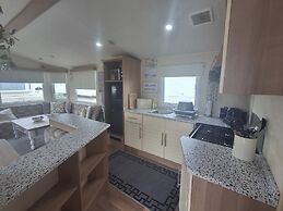 3-bed Caravan, Sleeps 8, Pool & Beach