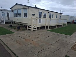 3-bed Caravan, Sleeps 8, Pool & Beach