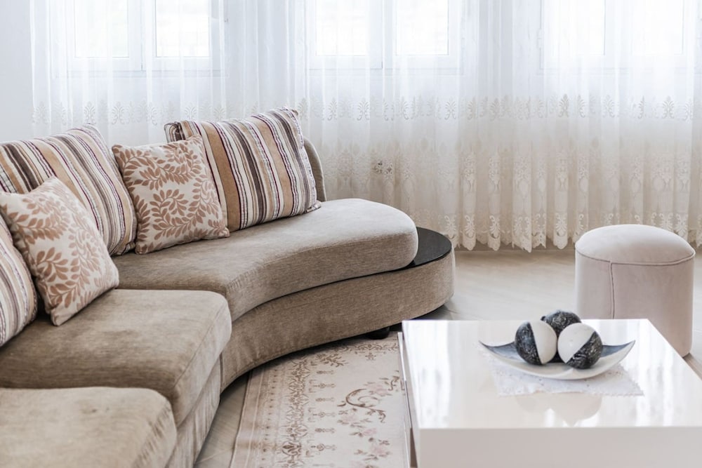 Hometown Apartment 1 Spacious 3BR