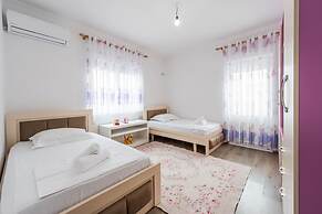Hometown Apartment 1 Spacious 3BR