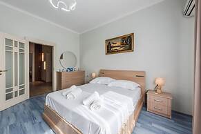 The Old-clock Apartment Modern 2BR