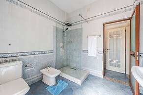 The Old-clock Apartment Modern 2BR