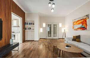 The Old-clock Apartment Modern 2BR