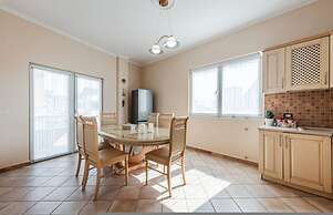 The Old-clock Apartment Modern 2BR