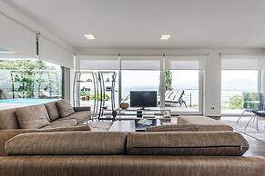 Exclusive Lake Villa 4BR With Private Pool