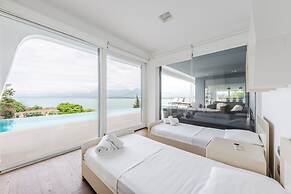 Exclusive Lake Villa 4BR With Private Pool