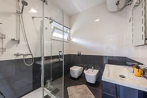 Exclusive Lake Villa 4BR With Private Pool