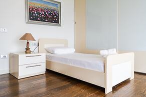 Exclusive Lake Villa 4BR With Private Pool