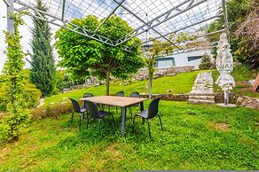 Exclusive Lake Villa 4BR With Private Pool