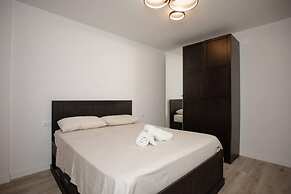 The Luxury Garden Apartment 2BR in Shkod r