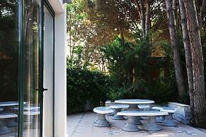 The Beachfront Villa Garden Beach Access