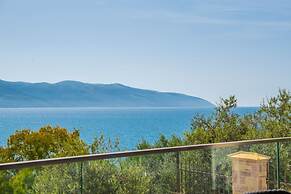 Exclusive Seafront Apartments Apartment 3