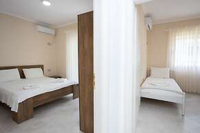 Central Seaview Apartment 2BR in Vlor
