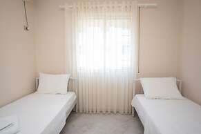 Central Seaview Apartment 2BR in Vlor