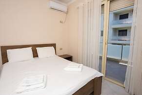 Central Seaview Apartment 2BR in Vlor