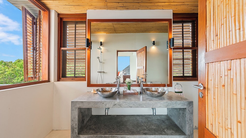 Jasmine Waterslide Villa