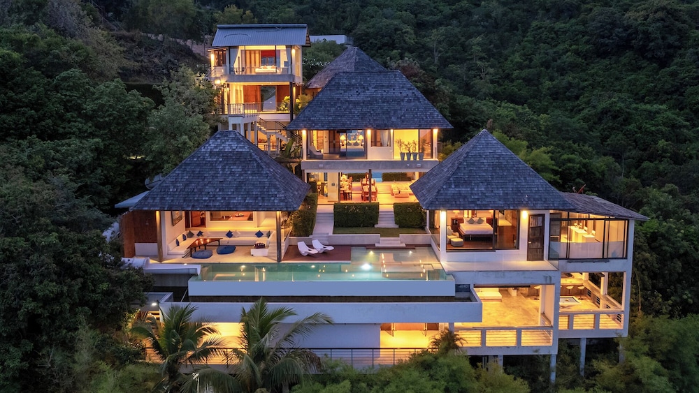 Jasmine Waterslide Villa