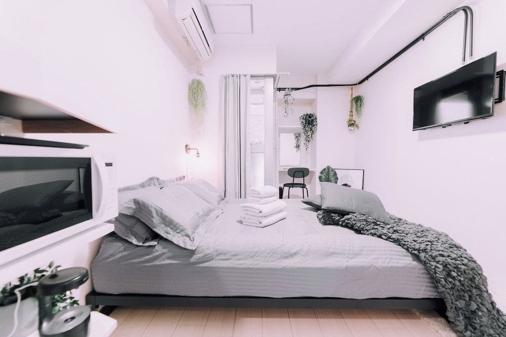 Minimalist Loft 305